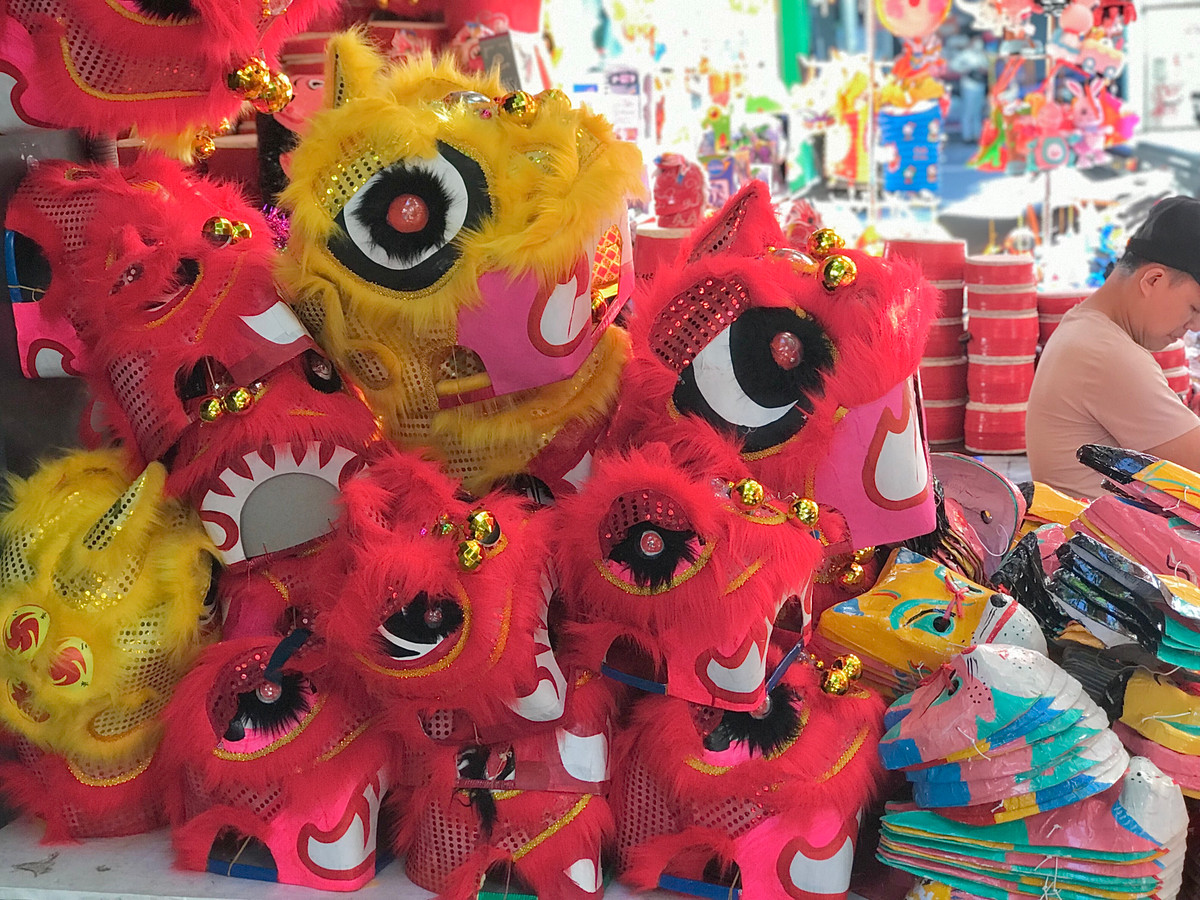 Mặc dù Hà Nội có rất nhiều địa điểm để vui chơi nhưng Hàng Mã vẫn luôn là địa điểm được các bạn trẻ lựa chọn.