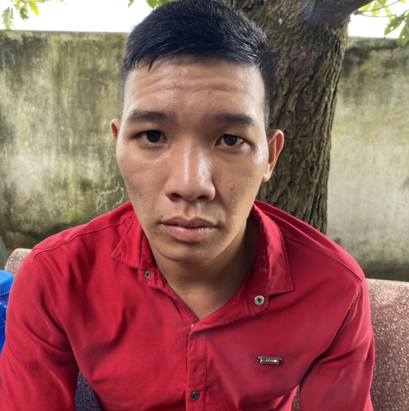  Lừa hỏi mua xe máy, chạy thử rồi "mất tăm": Ngày 19/8, Cơ quan CSĐT Công an huyện Tiểu Cần (tỉnh Trà Vinh) đã khởi tố bắt tạm giam Nguyễn Bảo (SN 1999, ngụ xã Tân An, huyện Càng Long). Trước đó, ngày 23/7, Bảo lên mạng xã hội và nhìn thấy một tài khoản Facebook đăng bán xe máy. Bảo thuê ôtô chở đến nơi, sau đó xem xe và được chủ ra giá 23 triệu đồng. Bảo đề nghị chạy thử để kiểm tra và được chủ xe đồng ý. Ngay sau đó, Bảo lấy xe và chạy đến xã Mỹ Cẩm (huyện Càng Long) bán cho một thanh niên không rõ họ tên với giá 8 triệu đồng.