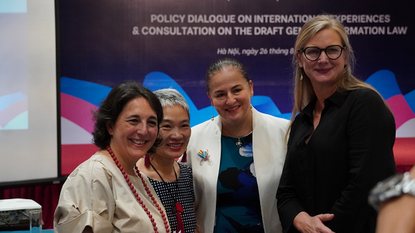 Sau khoảng thời gian trì hoãn do dịch COVID-19, ngày 28/6 vừa qua, Bộ Y tế đã trình Chính phủ hồ sơ đề nghị xây dựng dự án Luật Chuyển đổi giới tính.