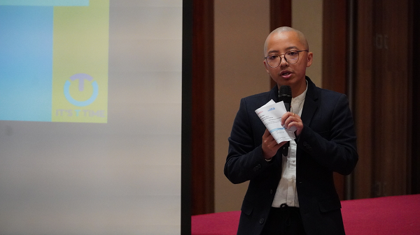 Buổi toạ đàm cũng có sự tham gia của đại diện cộng đồng người chuyển giới trình bày quan điểm, ý kiến góp ý cho dự thảo Luật Chuyển đối giới tính.