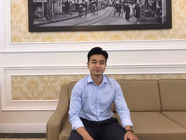 "Điều khả thi nhất ở hiện nay đó chính là Dự thảo luật lần này trao quyền tự quyết cho người chuyển giới, họ có thể lựa chọn không can thiệp y tế để được thừa nhận hoặc can thiệp y tế tùy mức độ mà họ muốn. Với lựa chọn không yêu cầu can thiệp y tế họ cần đảm bảo họ có giới tính sinh học hoàn thiện và chưa từng trải qua can thiệp y tế. Điều này rất khác so với bản dự thảo trước. Những việc họ cần làm là nộp đơn lên Hội đồng xác định giới tính sau đó trải qua 6 tháng theo dõi hay ở một số nước gọi là sống thử và theo dõi về tâm lý, sau thời gian này, họ sẽ được Hội đồng cấp giấy chứng nhận rằng bạn ý có nhận diện giới khác với giới tính sinh học hiện có và khi đó bạn ý sẽ được chuyển đổi các thông tin, giấy tờ cá nhân."- ông Nguyễn Quốc Anh, thành viên tổ chức cộng đồng It's T Time cho biết.