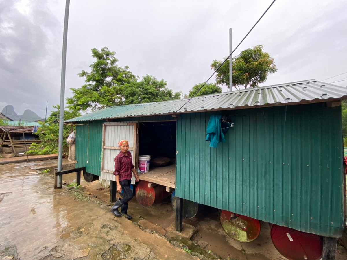 Doc dao nhung ngoi nha phao noi vung “ron lu” Quang Binh-Hinh-4