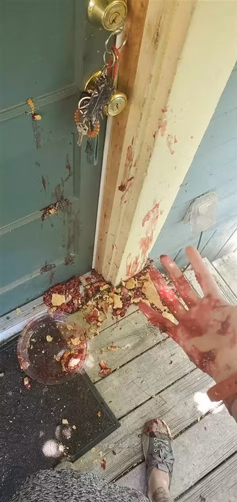 Có những nỗi đau không nói được thành lời... >>> Mời độc giả xem thêm video Món ăn ngon từ... úp nồi | Đặc sản miền sông nước