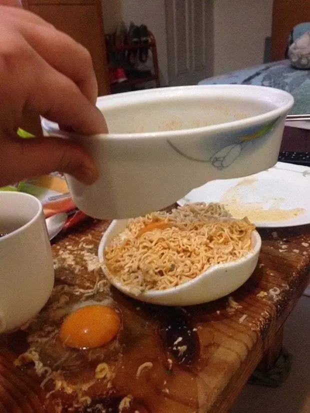 Tất cả là tại người làm ra cái bát này.