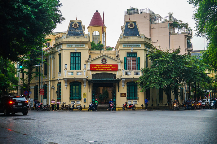 Công trình này hiện là trụ sở Công an quận Hoàn Kiếm với kiến trúc xây dựng được giữ gần như nguyên vẹn.