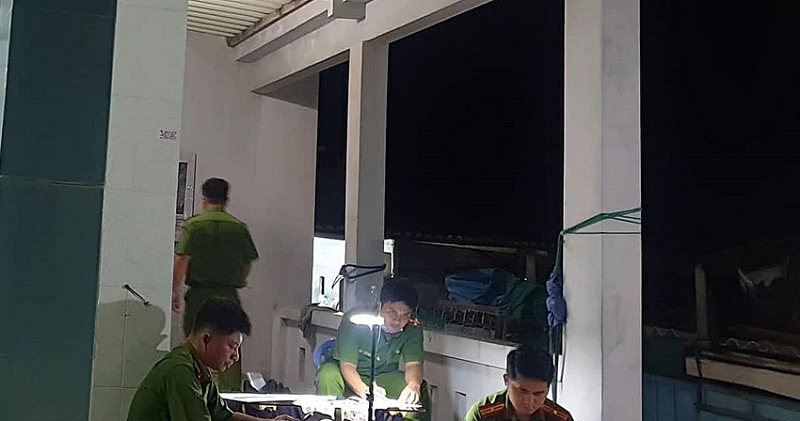 Bình Thuận: Con trai đâm chết cha ruột sau chầu nhậu Binh Thuan: Con trai dam chet cha ruot sau chau nhau