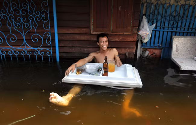 Muôn kiểu nhậu ngày ngập.