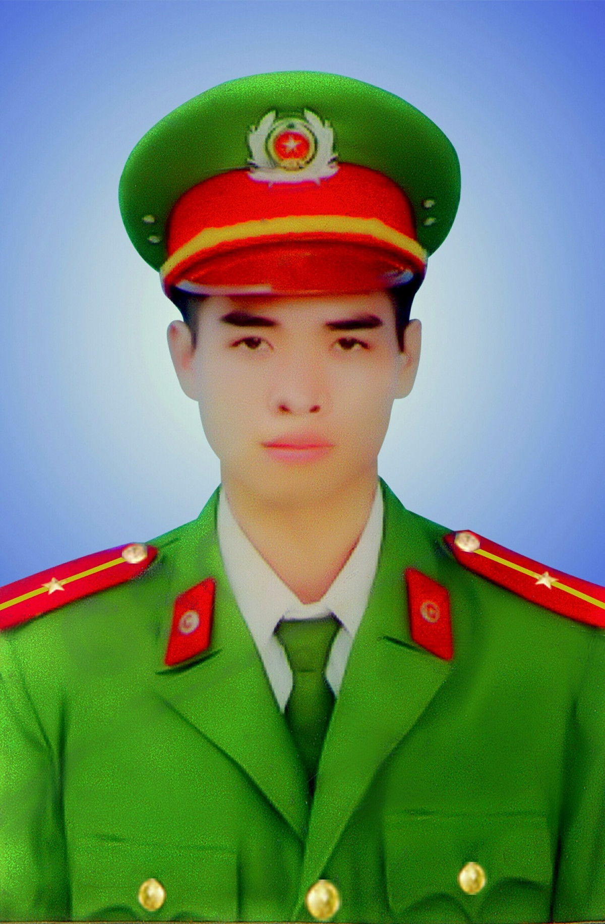  Thiếu úy Bùi Minh Quý, đội Cảnh sát PCCC và cứu nạn cứu hộ huyện An Khê, Công an tỉnh Gia Lai đã hy sinh trong lúc cứu người bị nước lũ tại thủy điện An Khê-Ka Nak cô lập chiều 3/3/2018. Giám đốc Công an tỉnh Gia Lai đã thăng quân hàm Thiếu úy cho thượng sĩ Bùi Minh Quý vì đã hy sinh trong lúc làm nhiệm vụ.