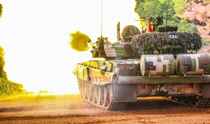 Bắt đầu từ năm 1993, Bộ quốc phòng Ba Lan bắt đầu trang bị những chiếc xe tăng chiến đấu chủ lực PT-91 đầu tiên vào biên chế quân đội nước này để tiến hành thực nghiệm, đánh giá chất lượng của gói nâng cấp này.