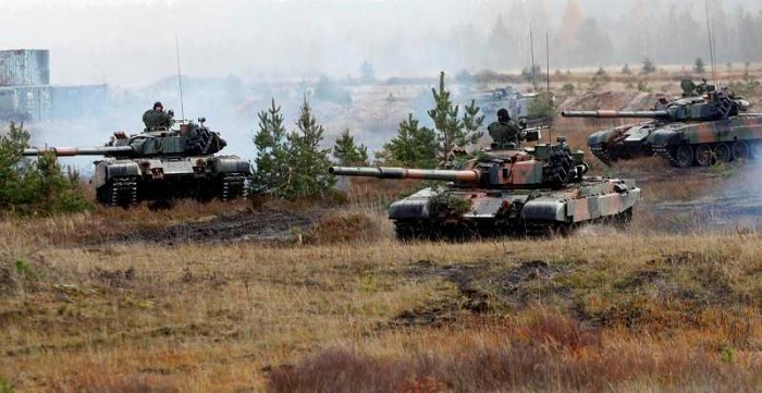 Trong khi đó lớp giáp của xe được cải tiến hoàn toàn với giáp làm bằng composite. Phần trước và hai bên thân xe được ứng dụng công nghệ giáp phức hợp nhiều lớp. 