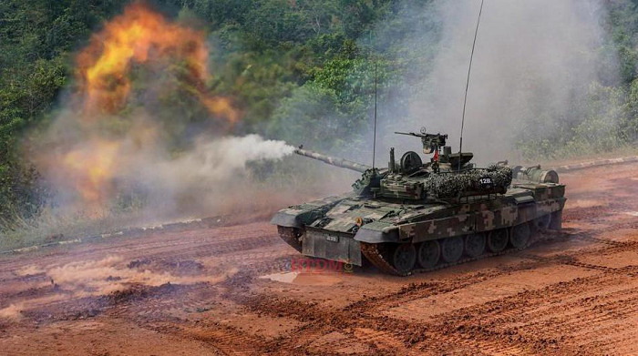 So với phiên bản gốc, PT-91 của Ba Lan có hệ thống giáp bảo vệ hiện đại hơn, hệ thống kiểm soát hoả lực đời mới và động cơ được nâng cấp.