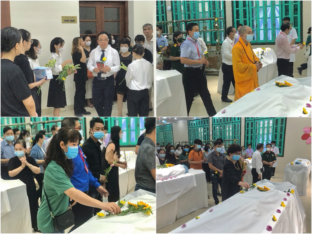 Từng bông hoa tươi thắm được dâng lên những "người thầy thầm lặng".