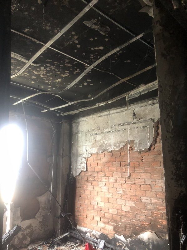  Giải cứu 3 người mắc kẹt trong Homestay bị cháy: Vụ cháy xảy ra khoảng 9h08 ngày 15/8 tại Homestay ASIA trên đường Phan Chu Trinh, phường 24, quận Bình Thạnh, TP HCM. Nhận được tin báo, Cảnh sát PCCC và CHCN đã nhanh chóng có mặt và giải cứu được 10 người đang bị mắc kẹt trong đám cháy. Đến 9h30, đám cháy được khống chế và dập tắt hoàn toàn. Nguyên nhân vụ cháy đang được điều tra làm rõ.