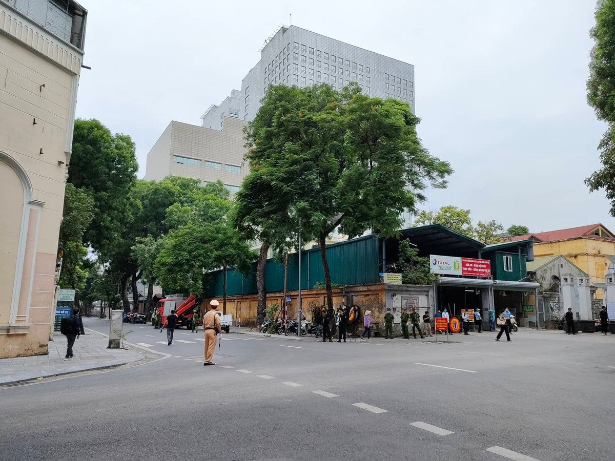 Nghiêm trang lễ tiễn đưa 3 chiến sĩ PCCC hy sinh - Hình 2 Nghiem trang le tien dua 3 chien si PCCC hy sinh-Hinh-2