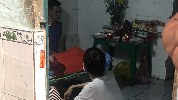 Tin nóng 11/8: Đâm chết bạn vì số tiền 5 triệu đồng - Hình 5 Tin nong 11/8: Dam chet ban vi so tien 5 trieu dong-Hinh-5