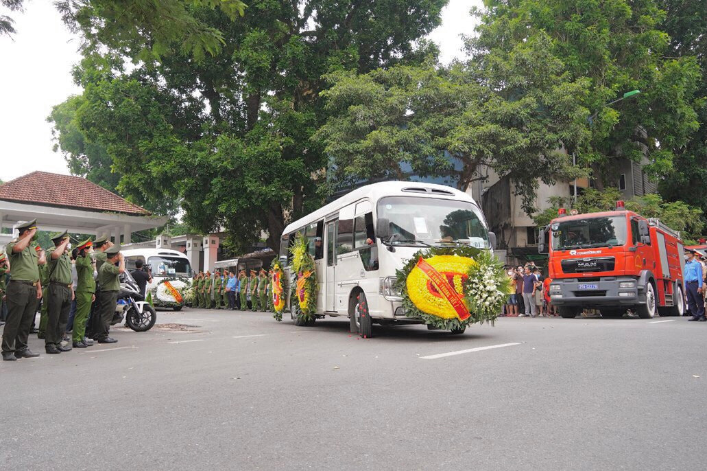 Đoàn di quan theo tuyến đường: Nhà tang lễ quốc gia - Trần Thánh Tông - Lê Thánh Tông - Lý Thường Kiệt - Lê Duẩn - Giải Phóng - Ngọc Hồi - Phan Trọng Tuệ - vào Nghĩa trang Văn Điển.