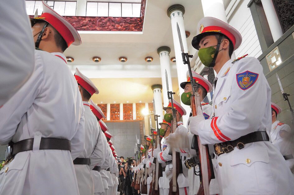 Lễ tang được tổ chức đúng theo nghi lễ của lực lượng Công an Nhân dân.