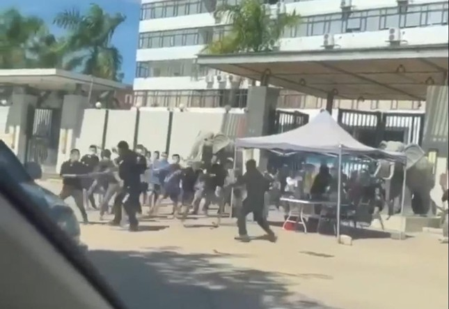 Toan canh vu 40 nguoi Viet Nam thao chay khoi casino Campuchia