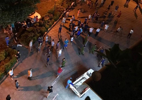  Nam sinh rơi từ tầng 12 chung cư xuống đất tử vong: Tối 1/8, tại tòa nhà CT4C (khu đô thị Xa La, quận Hà Đông, Hà Nội) xảy ra vụ nam sinh rơi từ tầng 12 xuống đất tử vong. Nạn nhân được xác định là Đ.T.A. H (đang học lớp 12 trên địa bàn Hà Nội) và đang ở với cô chú bên tòa nhà CT4A thuộc phường Văn Quán, quận Hà Đông, Hà Nội. Hiện nguyên nhân vụ việc đang được điều tra làm rõ.