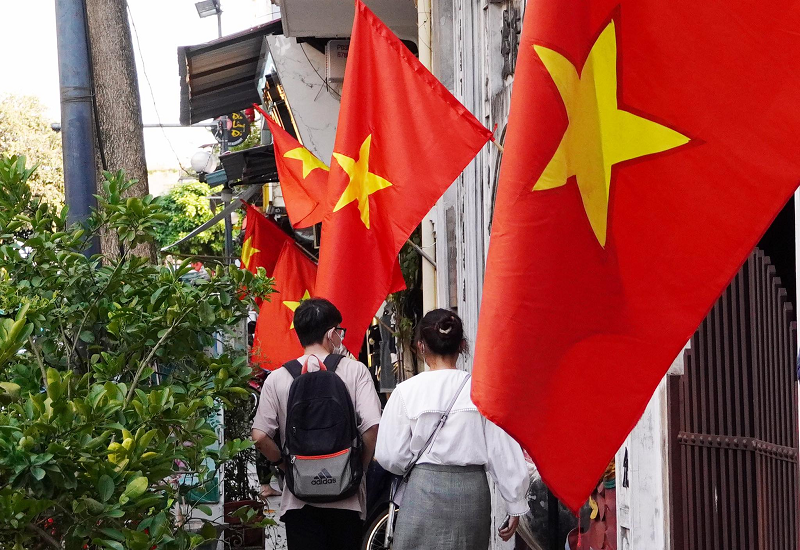 Hà Nội: Rực rỡ cờ hoa chào mừng ngày Quốc khánh 2/9 - Hình 2 Ha Noi: Ruc ro co hoa chao mung ngay Quoc khanh 2/9-Hinh-2