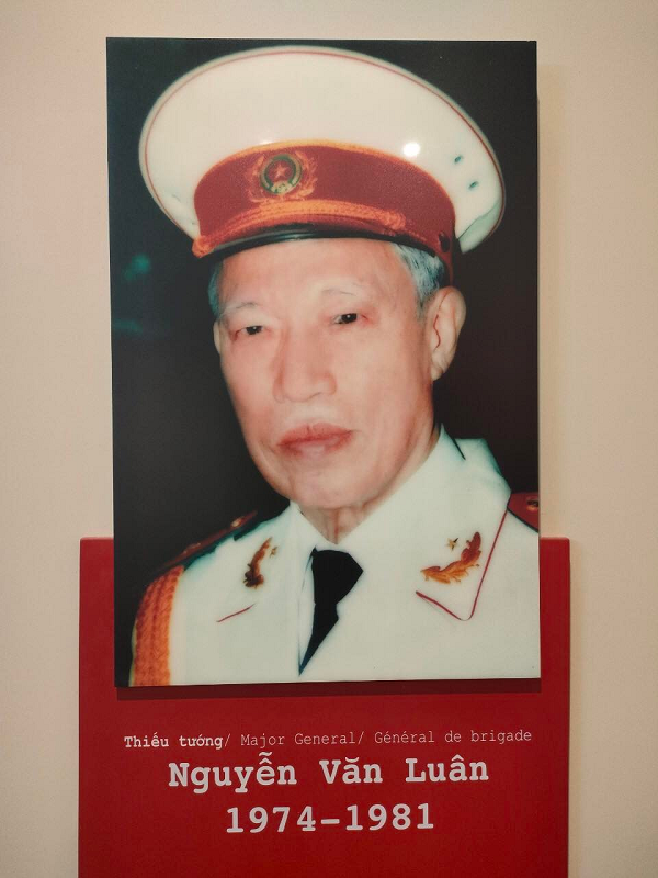 Thiếu tướng Nguyễn Văn Luân (Lê Danh Hỷ) sinh năm 1921. Quê quán: Vân Canh, Hoài Đức, Hà Đông (hiện nay là Vân Canh, Hoài Đức, Hà Nội). Chức vụ: Giám đốc Sở Công an Hà Nội từ năm 1974 – 1981