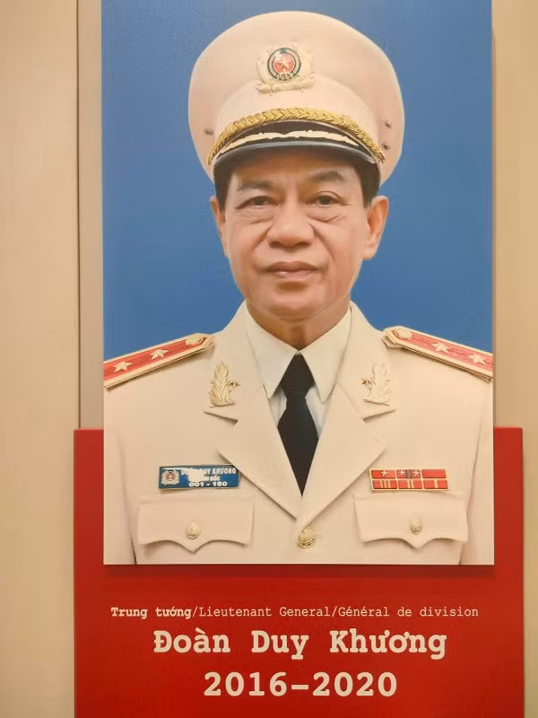 Trung tướng Đoàn Duy Khương sinh năm 1960. Quê quán: Nam Lợi, Nam Trực, Nam Định. Chức vụ: Giám đốc CATP từ tháng 3/2016 - 8/2020