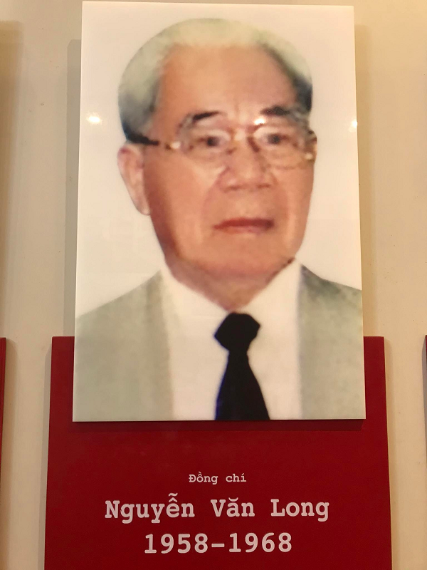 Đồng chí Nguyễn Văn Long (bí danh: Tư) sinh năm 1919. Quê quán: Phú Hội, Huế, Thừa Thiên- Huế. Chức vụ: Giám đốc Sở Công an Hà Nội từ năm 1960 – 1967