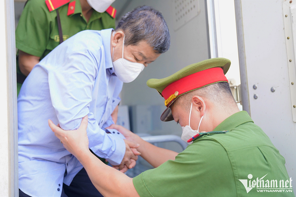 Xet xu cuu Bi thu Binh Duong: Nhieu bi cao duoc diu toi toa-Hinh-3