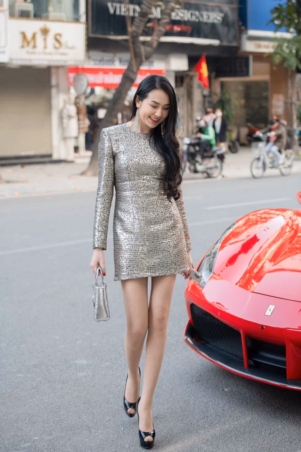 Vo kem 12 tuoi xinh dep, giau co cua Tuan Hung-Hinh-22