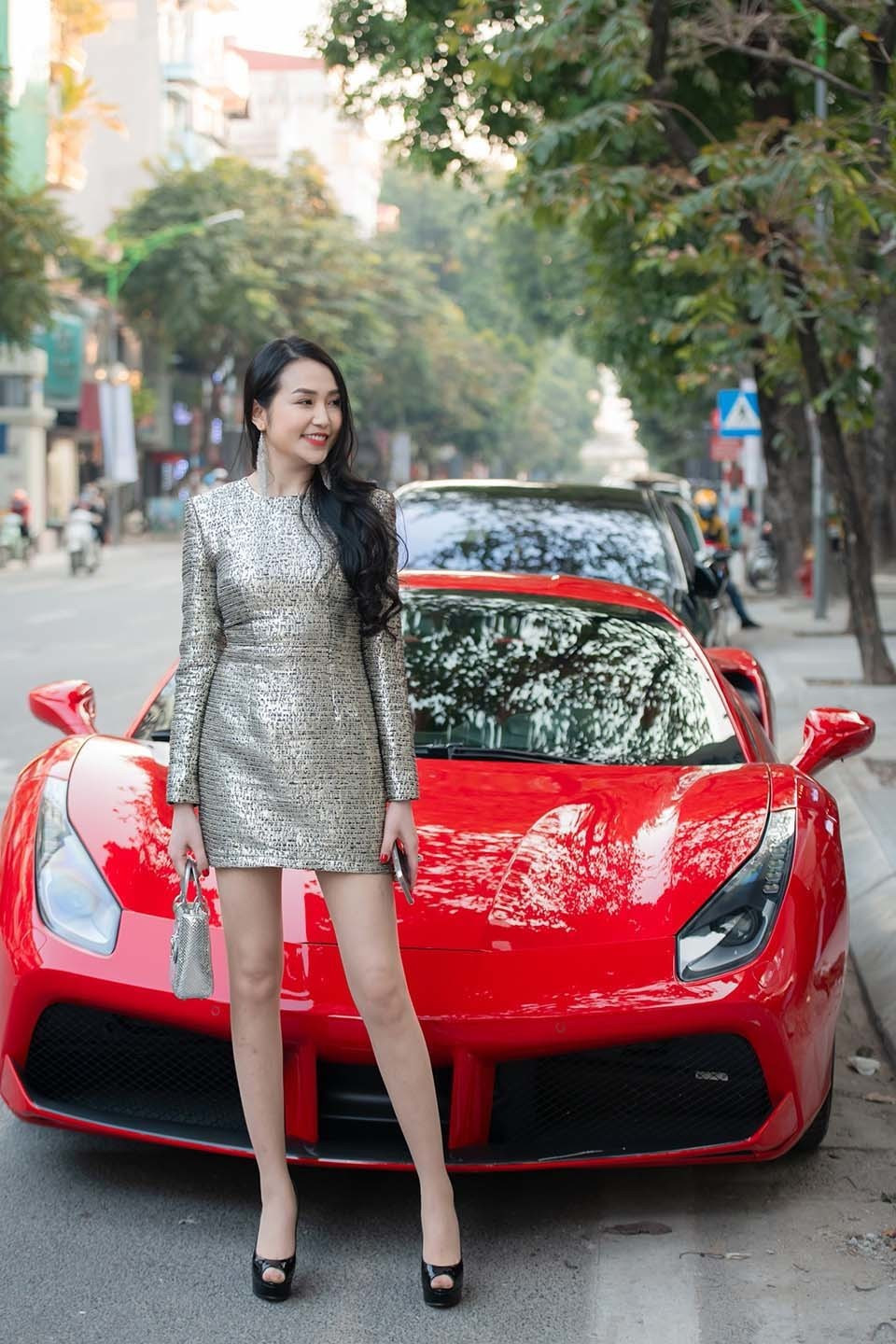 Vo kem 12 tuoi xinh dep, giau co cua Tuan Hung-Hinh-21