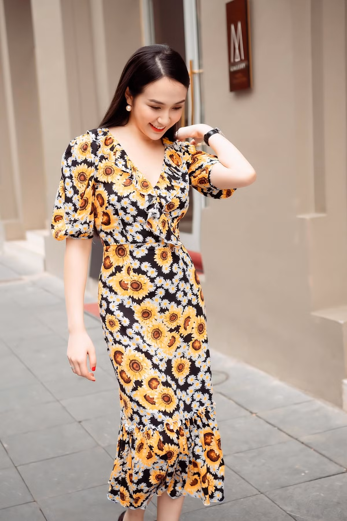 Vo kem 12 tuoi xinh dep, giau co cua Tuan Hung-Hinh-7