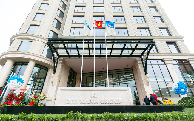 Soi suc khoe tai chinh Dat Xanh truoc khi co phieu lao doc... NDT quay dau