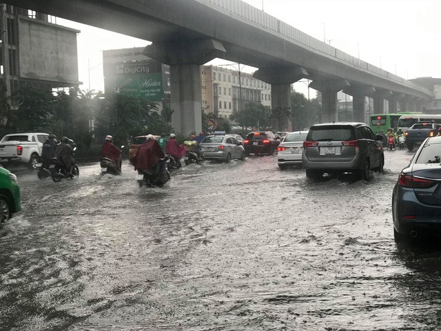 Chieu 6/6, mien Bac mua rat to, canh bao sat lo, ngap cuc bo