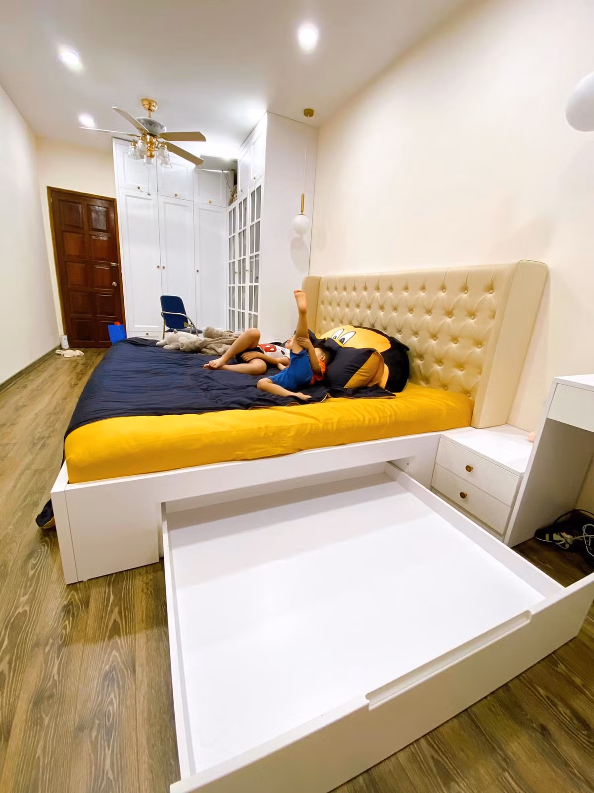 Nha pho nhech nhac thap nien 90 ‘bien hinh’ day kinh ngac sau cai tao-Hinh-11