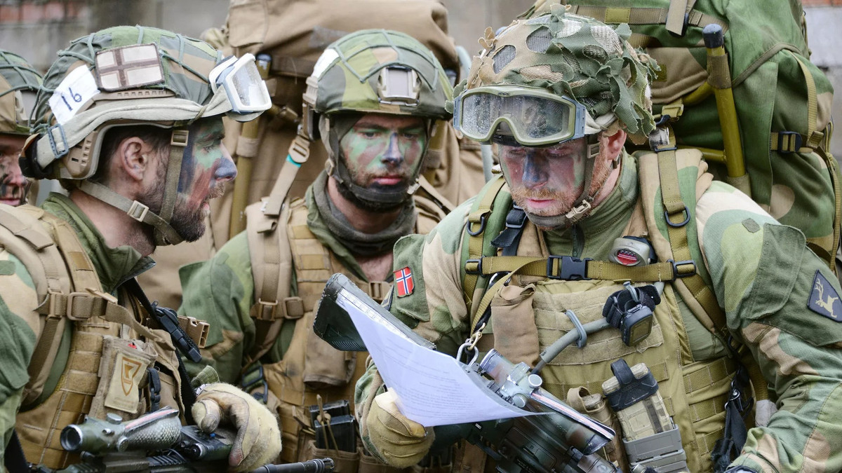 Cuộc xung đột và các lệnh cấm vận của phương Tây đối với Nga đã dẫn đến việc giá phân bón, lúa mì, kim loại và năng lượng tăng mạnh, dẫn đến cả cuộc khủng hoảng lương thực và làn sóng lạm phát đang lan tràn trong nền kinh tế toàn cầu.