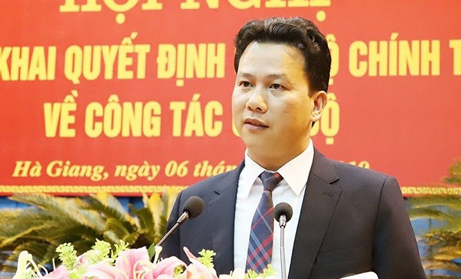  Ông Đặng Quốc Khánh - Ủy viên Dự khuyết BCH T.Ư Đảng. Chức vụ: Bí thư Tỉnh ủy Hà Giang, Trưởng đoàn ĐBQH tỉnh Hà Giang. Ông Khánh sinh năm 1976, quê quán Hà Tĩnh. Nhiệm kỳ 2015-2020.
