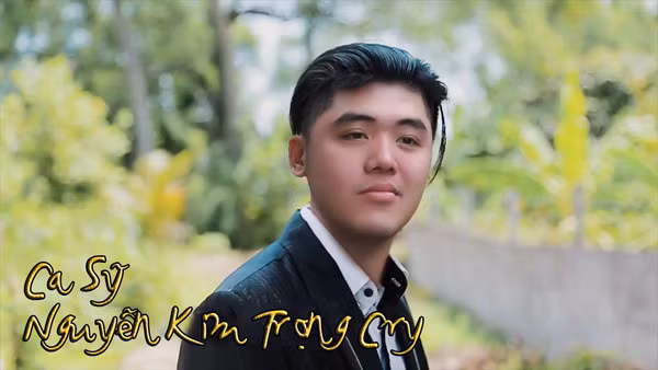 Từ hình tượng và cái tên của chàng trai thất tình trong MV, rất nhiều ca sĩ mạng cũng xuất hiện với nghệ danh ấn tượng.