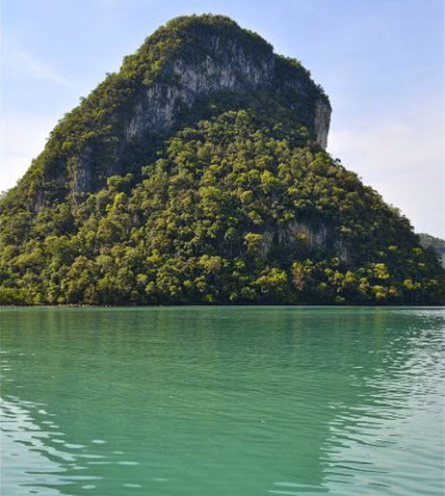 Nhiều hòn đảo thuộc Langkawi không có người ở.