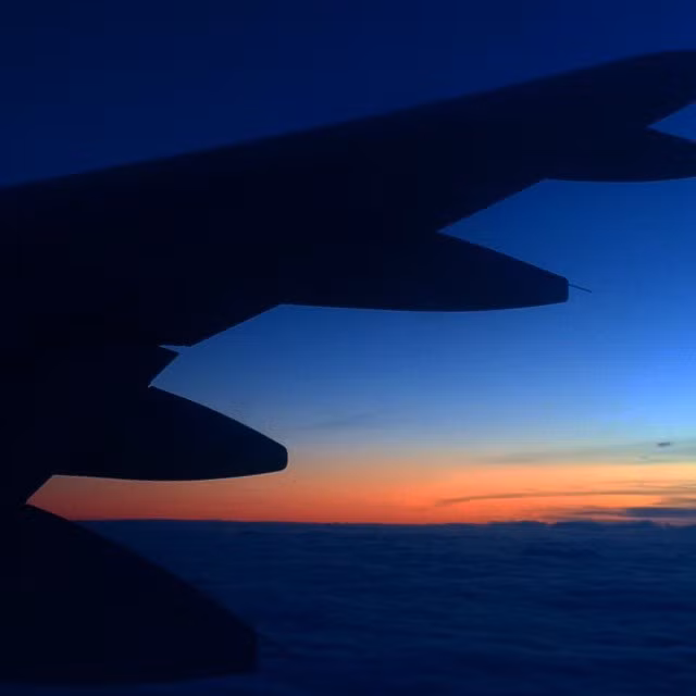 Khối tài sản khổng lồ cho phép tỷ phú trẻ nhất thế giới đi du lịch thường xuyên.