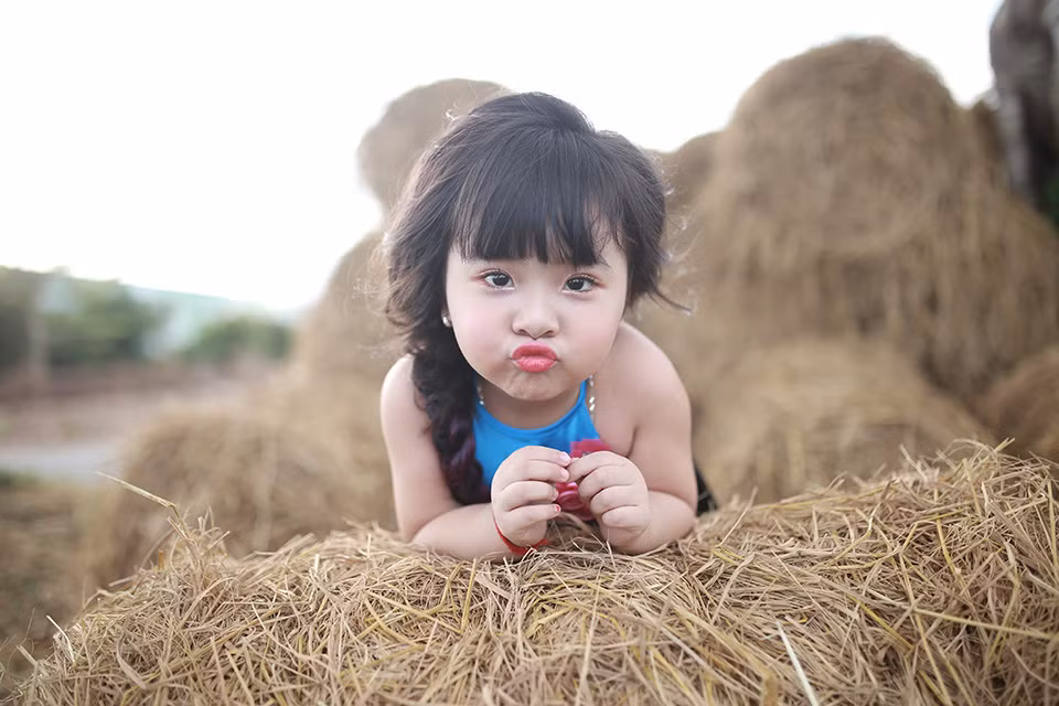 Bé Dâu hiện đang sống cùng bố mẹ tại Sóc Trăng.