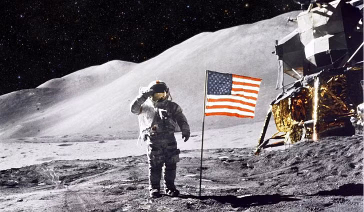 Ngay cả ở đỉnh cao của chương trình Apollo, sau khi 2 phi hành gia Aldrin và Neil Armstrong bước lên bề mặt Mặt trăng, chỉ 53% người Mỹ cho biết họ nghĩ rằng chương trình đáng giá.