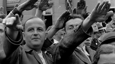 Khi biết tin về những gì đã xảy ra, Thủ tướng Đức A.Hitler đã rất tức giận. Ngày 30/5/1937, ngay sau khi phe Cộng hòa Tây Ban Nha xác nhận quyền sở hữu chiếc máy bay ném bom đã tấn công tàu Đức, một cuộc họp bất thường của chính phủ Đức đã được triệu tập tại Berlin, có sự tham gia của các lãnh đạo cấp cao quân đội Đức. A.Hitler đề nghị tuyên chiến với Tây Ban Nha.