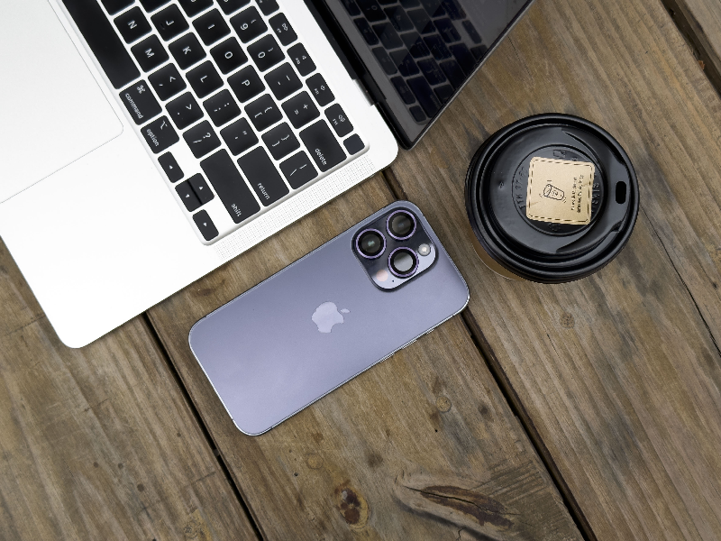 Một kích thước siêu mỏng và trọng lượng nhẹ giúp cho quá trình sử dụng máy không bị mỏi tay. Đồng thời, phiên bản iPhone 14 Pro Max sẽ có màn hình viên thuốc hoàn toàn mới.