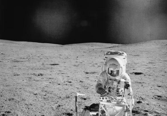 Tàu vũ trụ cỡ nhỏ BioSentinel đã lên Mặt Trăng cùng với Artemis I, tàu vũ trụ mà NASA phóng thành công hôm 16/11 trong chuyến đi "tiền trạm" cho sứ mệnh đưa con người lên Mặt Trăng lần nữa của Mỹ.