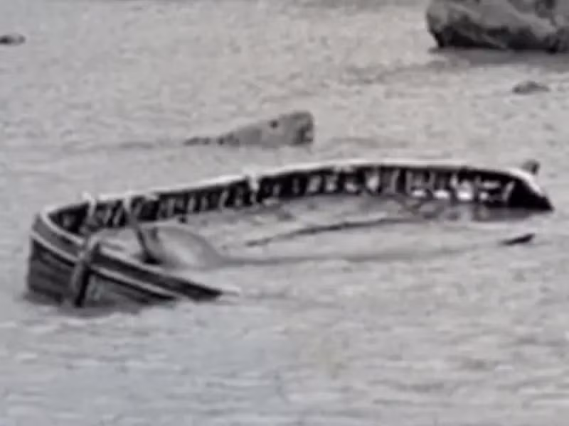 Đến thời điểm này, rất ít người từng đặt chân tới đảo. Năm 1964, người ta phát hiện thấy xác một con thuyền bỏ rơi bên đảo. Tuy nhiên không ai biết chủ nhân của con thuyền là ai, và tung tích của họ ra sao, còn sống hay đã chết.