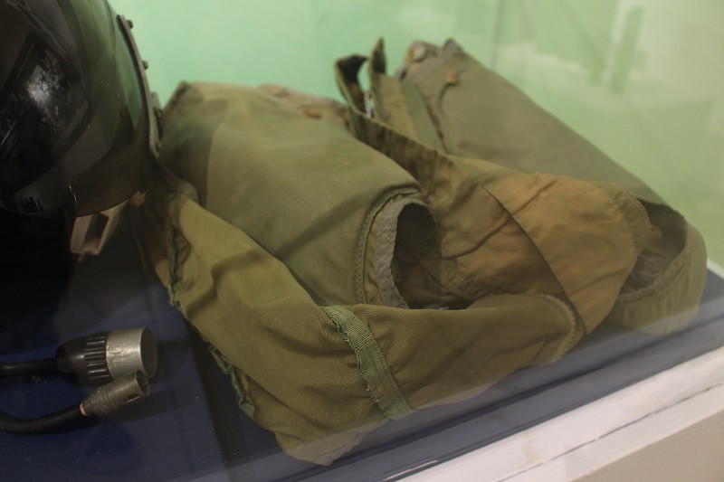 Áo kháng áp của Phi công Nguyễn Đức Soát. Ngày 11/01/1973, đồng chí đã được Chủ tịch nước tặng danh hiệu anh hùng lực lượng vũ trang nhân dân.