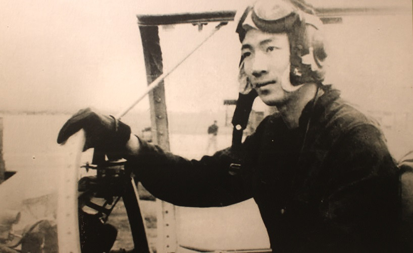 Trung úy Phi công Hoàng Tam Hùng (liệt sĩ), Trung đoàn 927, Sư đoàn 371 bắn rơi 2 máy bay Mỹ, 28/12/1972.