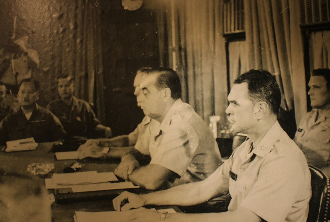 Đoàn đại biểu quân sự Chính phủ Mỹ do tướng Uot làm Trưởng đoàn tham gia Hội nghị Uỷ ban liên hiệp quân sự bốn bên thi hành hiệp định Paris về Việt Nam tại sân bay Tân Sơn Nhất (Sài Gòn), 31/01-31/03/1973.