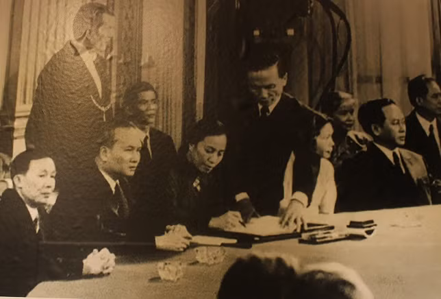 Đồng chí Nguyễn Thị Bình, Bộ trưởng Bộ Ngoại Giao, Trưởng phái đoàn Chính phủ Cách mạng lâm thời Cộng hòa Miền Nam Việt Nam.