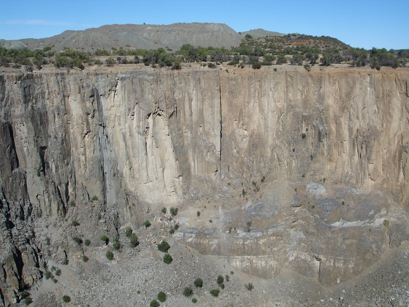 Hơn một tháng sau sự cố, vệ tinh Landsat 9 ghi lại hình ảnh vết vỡ của bức tường phía nam đập đã phát sinh nước thải chảy tràn ra một vùng rộng lớn.